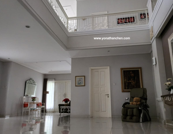 1. Jual Rumah Graha Famili Surabaya - Simbol Old Money, Privasi Elit & Investasi Prestise - yonathan chen konsultan bisnis dan properti surabaya