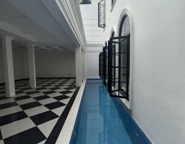 4. Dijual Rumah Graha Famili Surabaya Brand New Classic – Prestise & Investasi Blue-Chip - yonathan chen konsultan bisnis dan properti surabaya