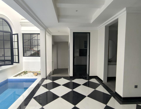 7. Dijual Rumah Graha Famili Surabaya Brand New Classic – Prestise & Investasi Blue-Chip - yonathan chen konsultan bisnis dan properti surabaya